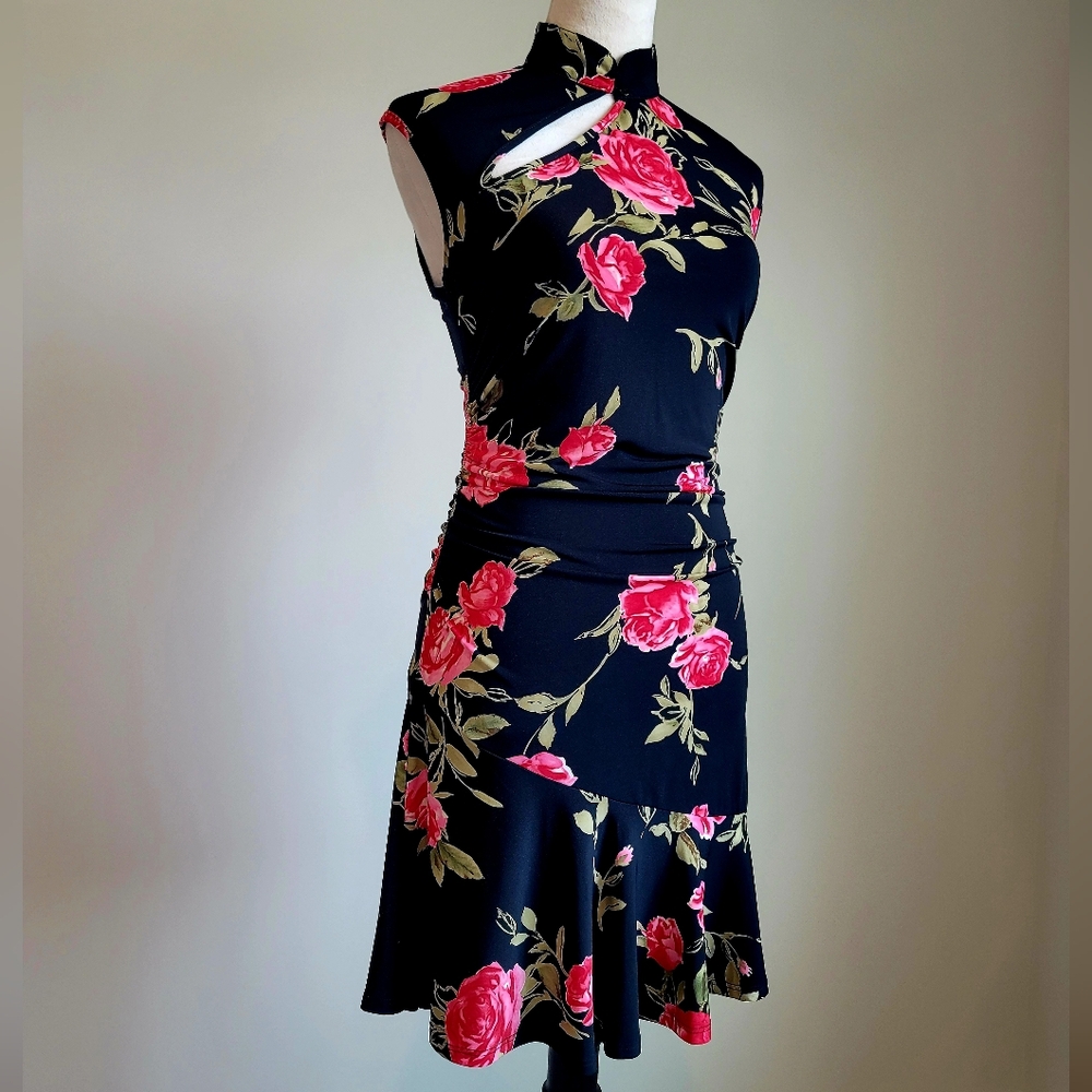 NWOT Guess Collection Mid-Length Dress Black W/Roses Print Asymmetrical Front M - Picture 8 of 8